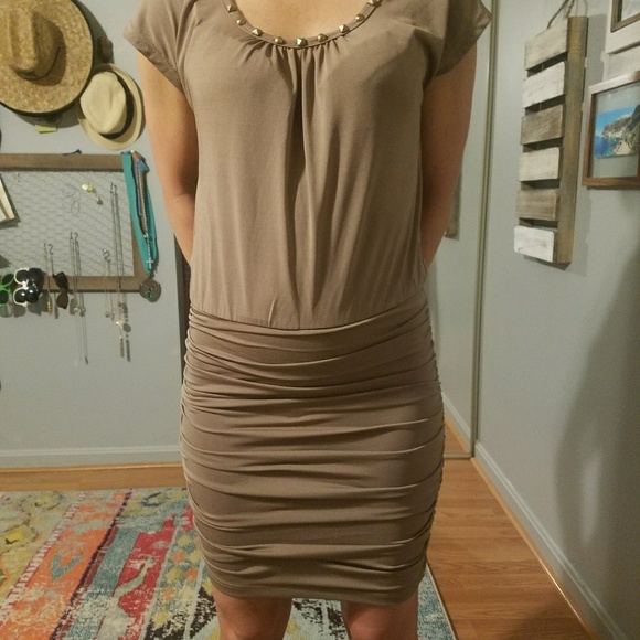 Dress - Picture 3 of 4